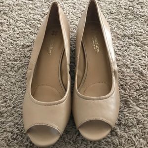 New! Naturalizer nude wedge heels size 10 brown